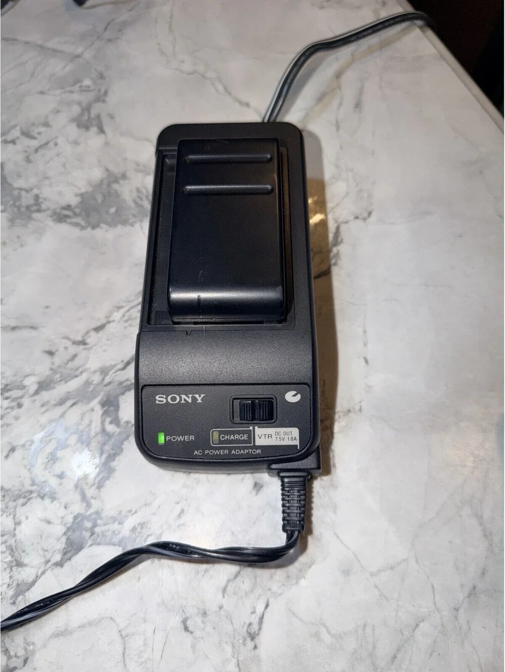 Sony Handycam CCD-TRV112 Camcorder 25x Zoom Bundle Tested Works w Bag Extras